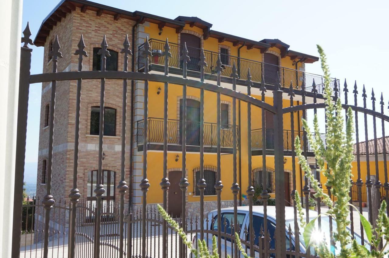 A Casa Di Laura B&B Apartments كامبانيا المظهر الخارجي الصورة